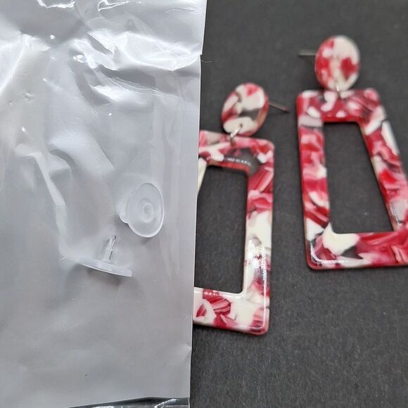 Red and white Style Crush Geometric Resin Abstract Earrings - Picture 5 of 5